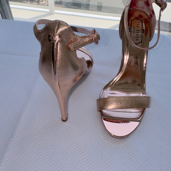 Ted Baker rose gold heels, never worn size 39.5 - Picture 5 of 8